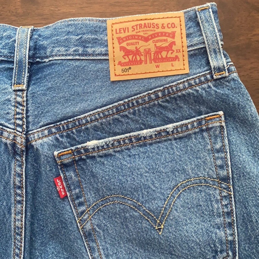 Levi’s 501 Denim Shorts - Picture 3 of 6